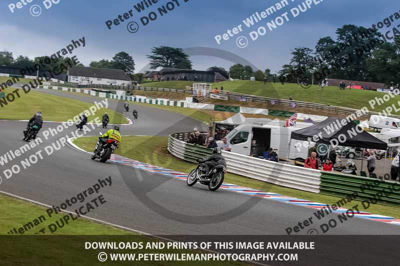 Vintage motorcycle club;eventdigitalimages;mallory park;mallory park trackday photographs;no limits trackdays;peter wileman photography;trackday digital images;trackday photos;vmcc festival 1000 bikes photographs